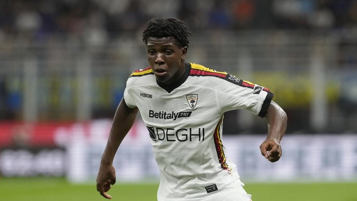 Lecces Patrick Dorgu runs during a Serie A soccer match between Inter Milan and Lecce, at the San Siro stadium in Milan, Italy, Saturday, Aug. 24, 2024. (AP Photo/Luca Bruno)