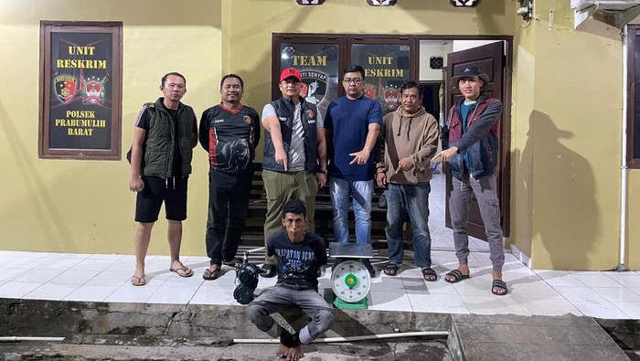 Pelaku berask tiga TKP di Prabumulih saat diamankan polisi