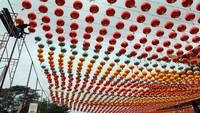 Sebanyak 5.000 lampion dipasang di Vihara tersebut. 
