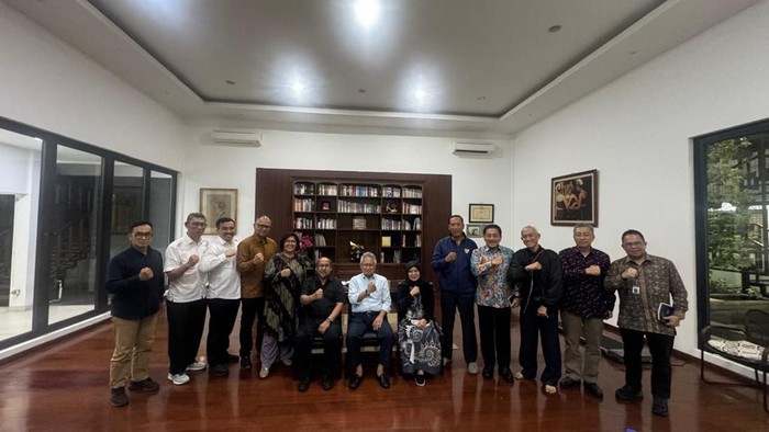 Peserteruan Menteri Satryo dan pegawai ASN Kemendiktisaintak, Neni Herlina berakhir damai.