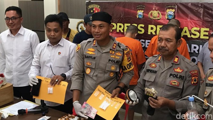 Polres Palopo merilis kasus pengungkapan peredaran narkoba.