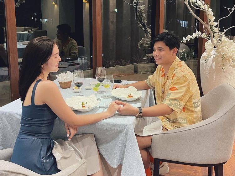 Cantiknya Ranty Maria saat Makan Malam Bareng Rayn Wijaya