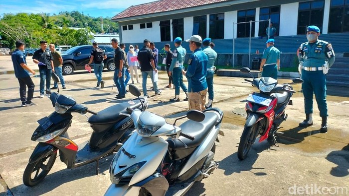 Rekonstruksi kasus pembunuhan Kesia Irena Yola Lestaluhu (20) oleh oknum anggota TNI AL berinisial A (23) di Lantamal XIV Sorong.