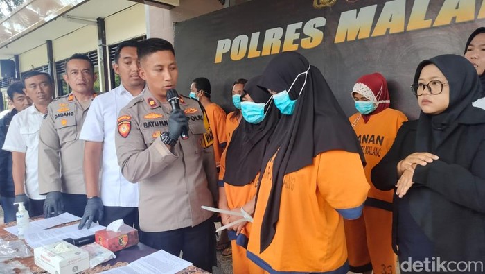 Tersangka pemilik warung cetol