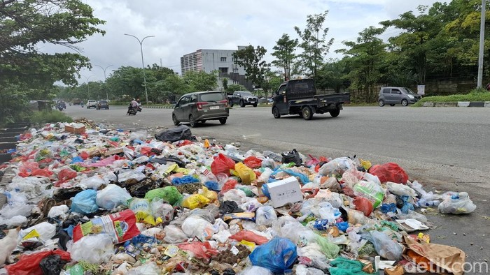 Tumpukan sampah di Pekanbaru (Raja Adil Siregar/detikSumut)
