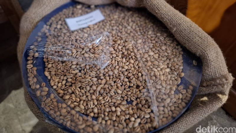 Menelusuri Sejarah Kopi di Bogor Melalui 3 Kedai Legendaris