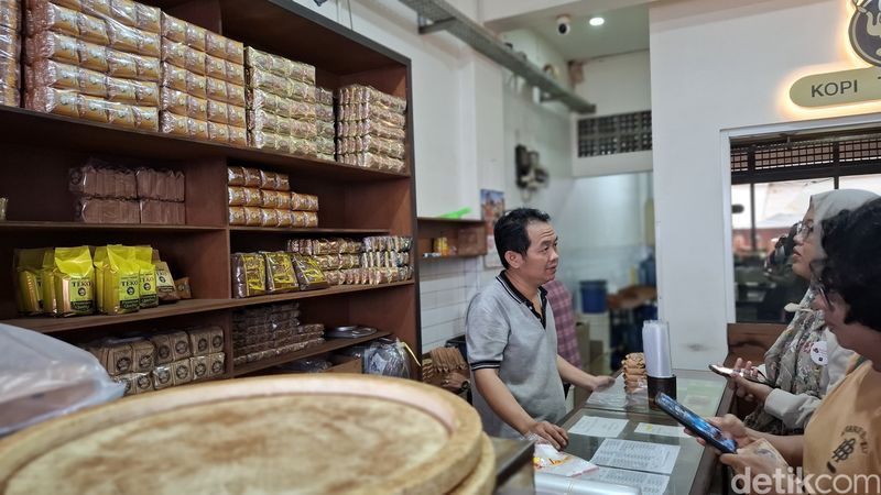 Menelusuri Sejarah Kopi di Bogor Melalui 3 Kedai Legendaris