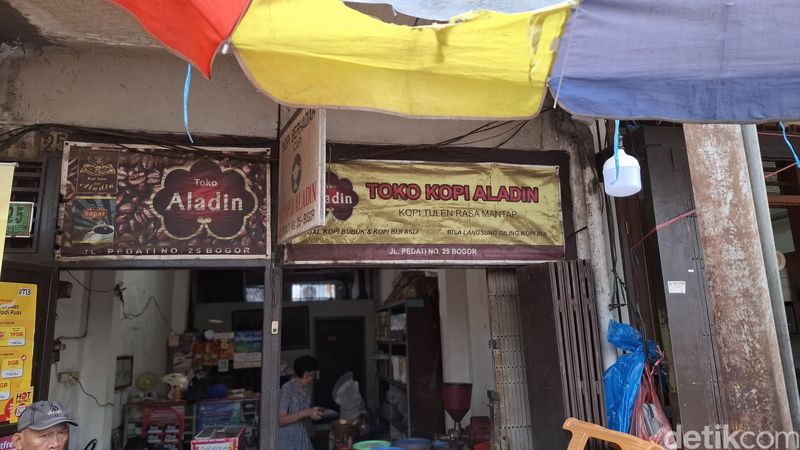 Menelusuri Sejarah Kopi di Bogor Melalui 3 Kedai Legendaris