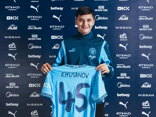 Manchester City resmi mendatangkan Abdukodir Khusanov dari Lens. Bek asal Uzbekistan itu dikontrak empat setengah tahun.
