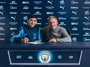 Man City Resmi Datangkan Abdukodir Khusanov