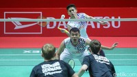 Selaku unggulan pertama, Fajar/Rian selanjutnya akan menghadapi Low Hang Yee/Ng Eng Cheong dari Malaysia di babak 16 besar. Low/Ng lolos usai mengalahkan Rahmat Hidayat/Yeremia Rambitan dengan skor 21-14, 19-21, 21-18. 