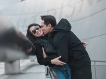Mesra Terus! Selamat Ultah Pernikahan Ussy Sulistiawaty dan Andhika Pratama