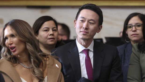 TikTok CEO Shou Zi Chew sits before the 60th Presidential Inauguration in the Rotunda of the U.S. Capitol in Washington, Monday, Jan. 20, 2025. (Kevin Lamarque/Pool Photo via AP)