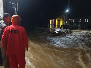 Banjir dan Longsor di Banjarnegara, 1 Mobil Sempat Terjebak