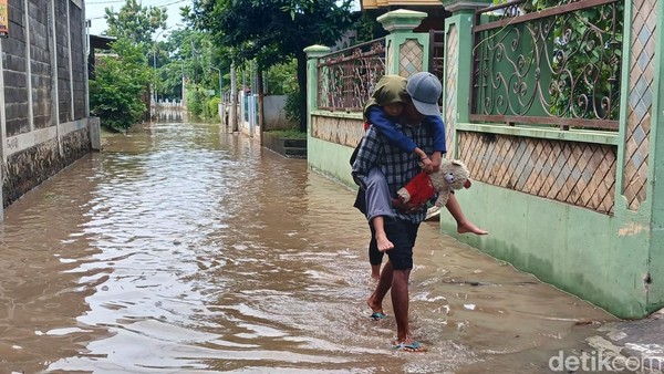 Banjir di Pasuruan Belum Surut