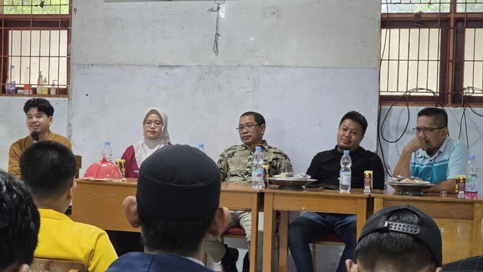 Dialog pendidikan yang digelar IPM Makassar membahas soal isu pelajar tak terdaftar dapodik.