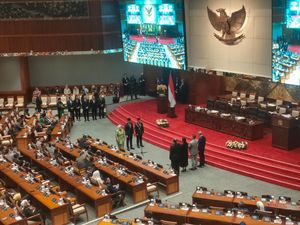 DPR Lantik Anggota PAW Pengganti Faisol Riza, Gus Irsyad dan Ghufron Sirodj