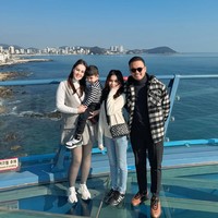 Jennifer sendiri diketahui memang sudah memiliki seorang anak perempuan sebelum menikah dengan Faisal. Setelah menikah dengan Faisal, ia kembali dikaruniai seorang anak laki-laki. Foto: Instagram/@jeje_haris89