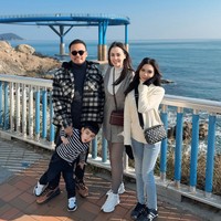 Jennifer Dunn dan suaminya, Faisal Haris diketahui tengah berlibur ke Korea. Tak hanya berdua, Jennifer juga mengajak serta kedua anaknya. Foto: Instagram/@jeje_haris89