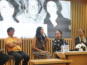 Titimangsa Pentaskan Ulang Bunga Penutup Abad, Happy Salma Turun Gunung