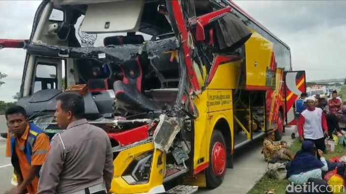 Kecelakaan bus di Tol Ngawi-Solo