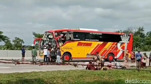 Kecelakaan bus di Tol Ngawi-Solo