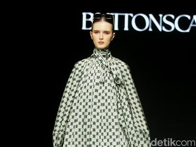 10 Koleksi Buttonscarves 2025 Hadirkan Busana Monogram Ikonik