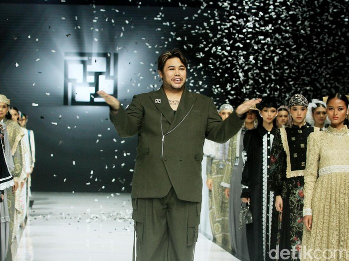 Koleksi Ivan Gunawan Prive di acara Garis Poetih Raya Festival 2025