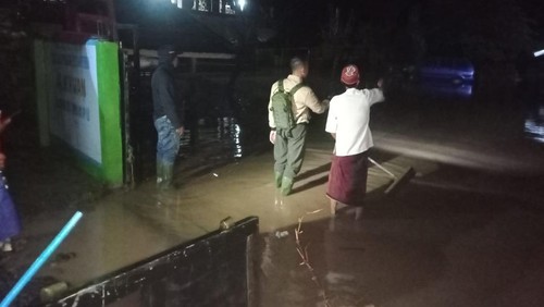 Kondisi Banjir yang rendam lima desa di Dompu sejak Senin (20/1/2025) malam. (IST)