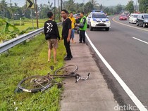 Innova Tabrak Pesepeda di Tugu Pensil Kulon Progo
