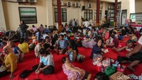 Berdasarkan siaran pers BPBD Jakarta, Selasa (21/5), pukul 07.00 WIB, kebakaran itu terjadi dini hari tadi pukul 00.35 WIB. Api padam sekitar pukul 06.00 WIB.  