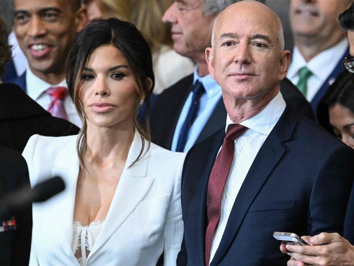 Lauren Sanchez dan Jeff Bezos di inaugurasi Presiden AS, Donald Trump