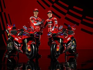 Bagnaia Diminta Lupakan Titel MotoGP 2025, Marquez Terlalu Dominan!