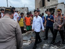 Momen Gibran Tinjau Kebakaran di Kemayoran
