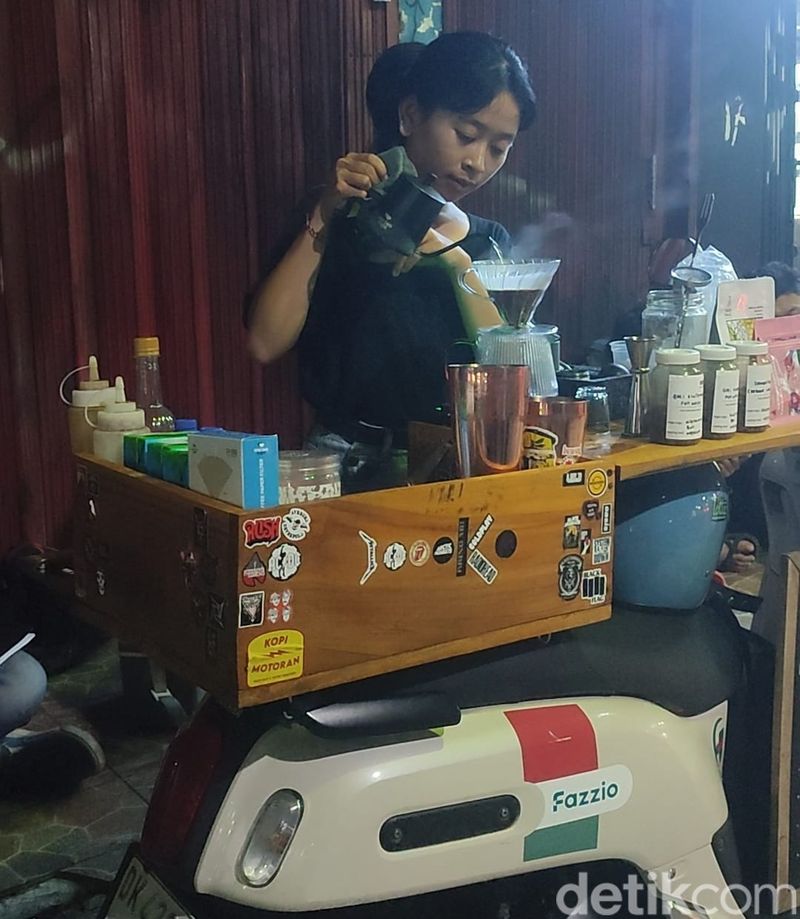 Nekat! Gadis Ini dari Bali Sendirian Demi '1000 Km Slow Bar Coffee'