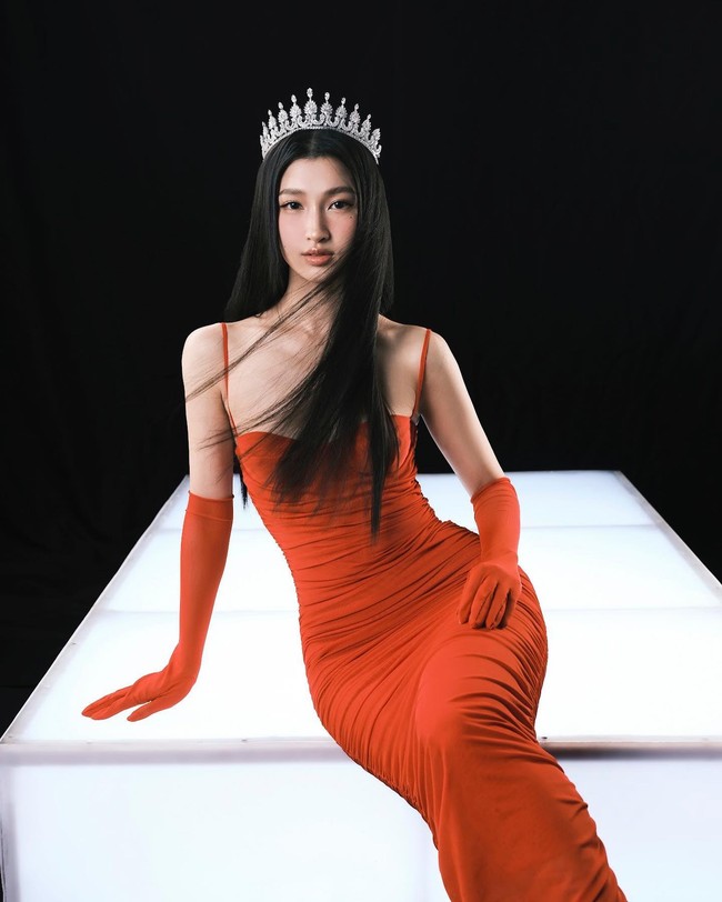 Nguyen Phuong Nhi adalah Miss World Vietnam 2022 yang jadi sorotan karena berita pertunangannya. Wanita cantik tersebut akan dipinang oleh anak orang terkaya Vietnam. Foto: Instagram @_nguyenphuongnhi_02