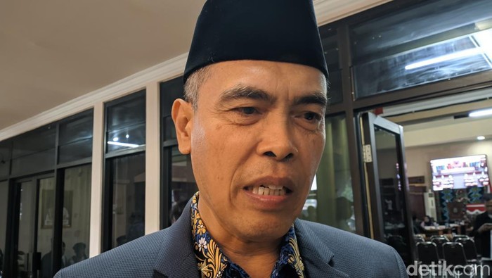Pelaksana Tugas Kepala Badan Kepegawaian Daerah NTB Yusron Hadi. (Foto: Ahmad Viqi/detikBali).