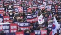 Mereka menentang pemakzulan Yoon Suk Yeol.  