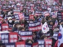 Pendukung Presiden Korsel Yoon Suk Yeol Unjuk Rasa Saat Sidang Pemakzulan