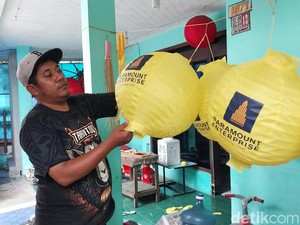 Jelang Imlek, Kampung Lampion Kota Malang Kebanjiran Order