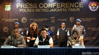 Polisi mengungkap aksi pencabulan yang dilakukan pemilik pondok pesantren di Duren Sawit, Jakarta Timur berinisial CH (47) terhadap santrinya bukan pertama kali terjadi. Para santri sudah dicabuli bertahun-tahun.
