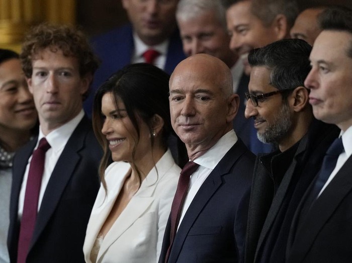 Guests including Mark Zuckerberg, Jeff Bezos, Sundar Pichai and Elon Musk, arrive before the 60th Presidential Inauguration in the Rotunda of the U.S. Capitol in Washington, Monday, Jan. 20, 2025. (AP Photo/Julia Demaree Nikhinson, Pool)