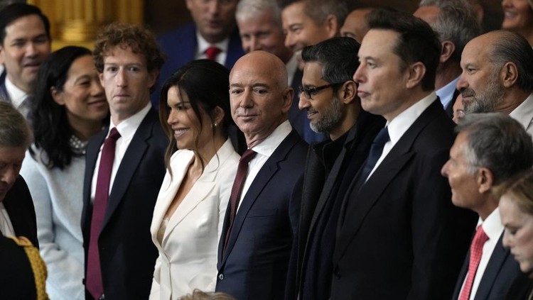 Guests including Mark Zuckerberg, Jeff Bezos, Sundar Pichai and Elon Musk, arrive before the 60th Presidential Inauguration in the Rotunda of the U.S. Capitol in Washington, Monday, Jan. 20, 2025. (AP Photo/Julia Demaree Nikhinson, Pool)