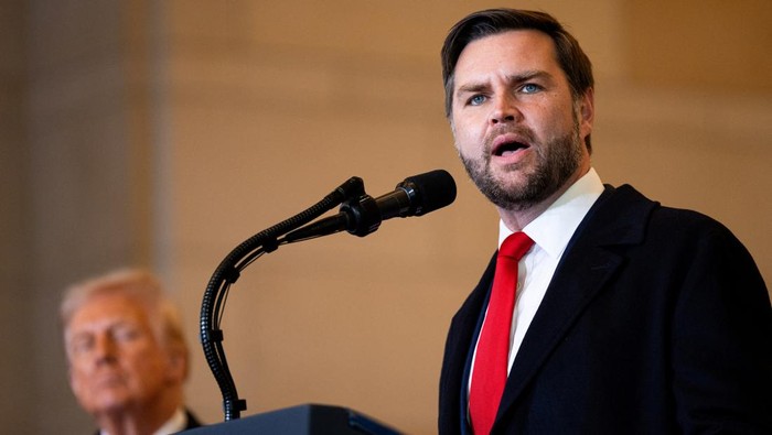 UNITED STATES - JANUARY 20: Vice President JD Vance introduces President Donald Trump to the crowd in the VIP overflow viewing area in Emancipation Hall in the U.S. Capitol following their swearing-in on Monday, January 20, 2025. Bill Clark/Pool via REUTERS