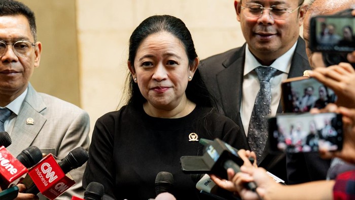 Puan Maharani setelah rapat paripurna di kompleks parlemen, Senayan, Jakarta, Selasa (21/1/2025).