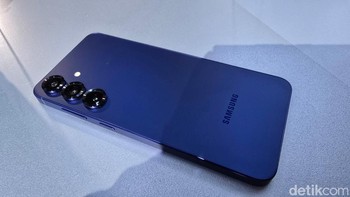 Ini dia tampilan S25 Plus. Foto: Aisyah Kamaliah/detikINET