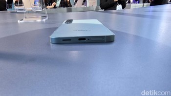 Secara umum, S25 dan S25 plus punya opsi Navy, Ice Blue, Mint, dan Silver Shadow. Foto: Aisyah Kamaliah/detikINET