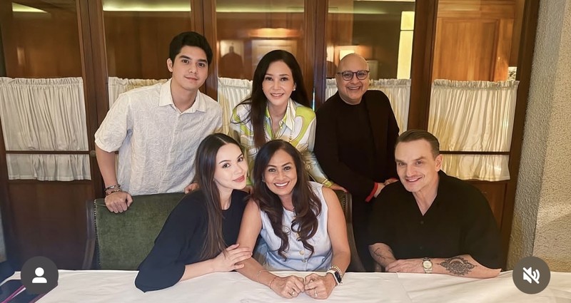 Serunya Alyssa Daguise Saat Ngopi hingga Makan di Luar Negeri