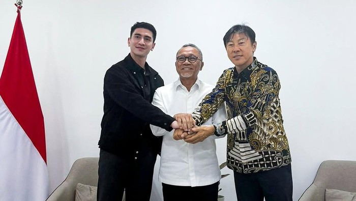 Shin Tae-yong bertemu dengan Menteri Koordinator Bidang Pangan, Zulkifli Hasan.