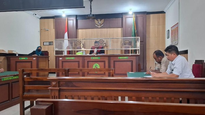Sidang praperadilan eks Kades Sekapuk Gresik